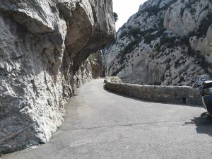 séjour moto-guzzi France gorges Galamus