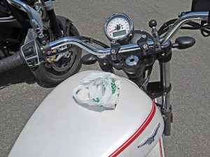 mais que manque t il à cette Moto-Guzzi V9 de retour de séjour Pyrénées