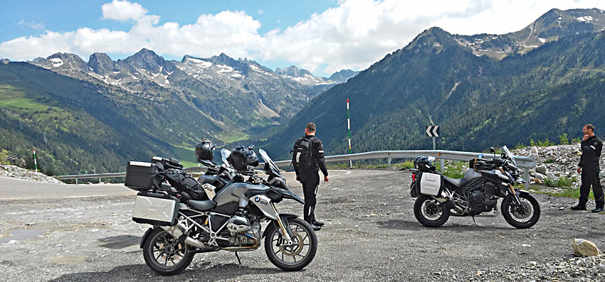 belles vues de la chaîne des Pyrénées pour ce séjour moto