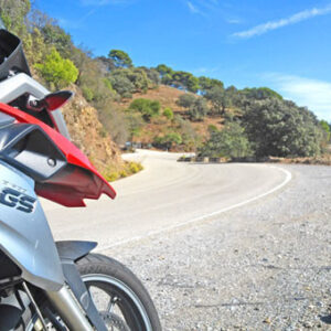 belle route moto dans la Serra da estrela lors du Voyage moto Portugal